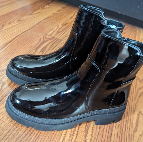 Steve Madden Kids' Trap Boot in Black Patent - Picture 16 of 16